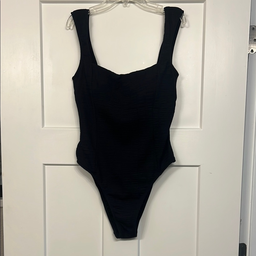 Cupshe Black One Piece Swimsuit Sleek textured High-Leg Design